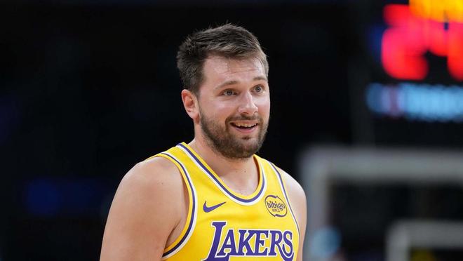 湖人防守强势反弹冲击西部第四强队地位