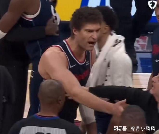 快船逆转步行者裁判争议引热议 伦纳德28分显领