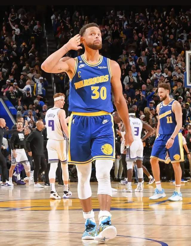 库里7记三分率队逆转快船 勇士险胜晋级季后赛